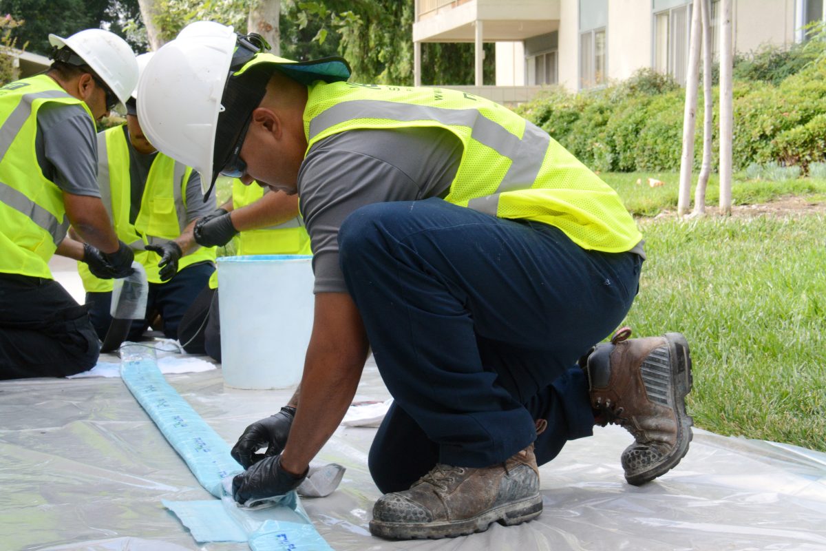 trenachless pipe lining company